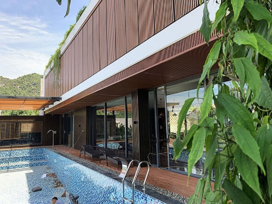 Gỗ ốp tường ban công, sân vườn