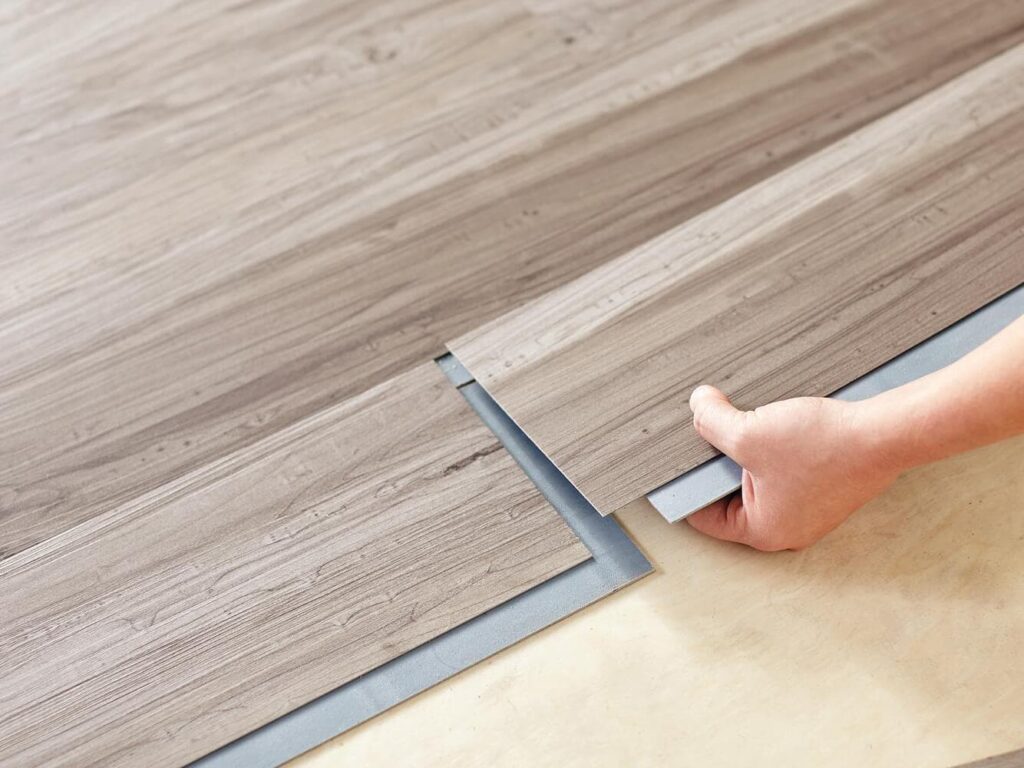 Thi công gạch vân gỗ đúng kỹ thuật